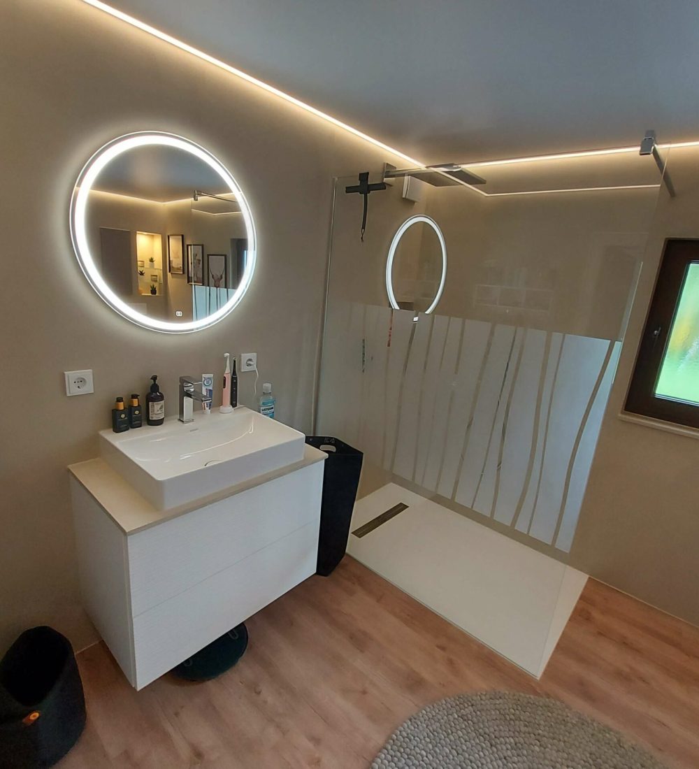 Fugenlose Badsanierung mit ebenerdiger Dusche im Raum Mülheim 4