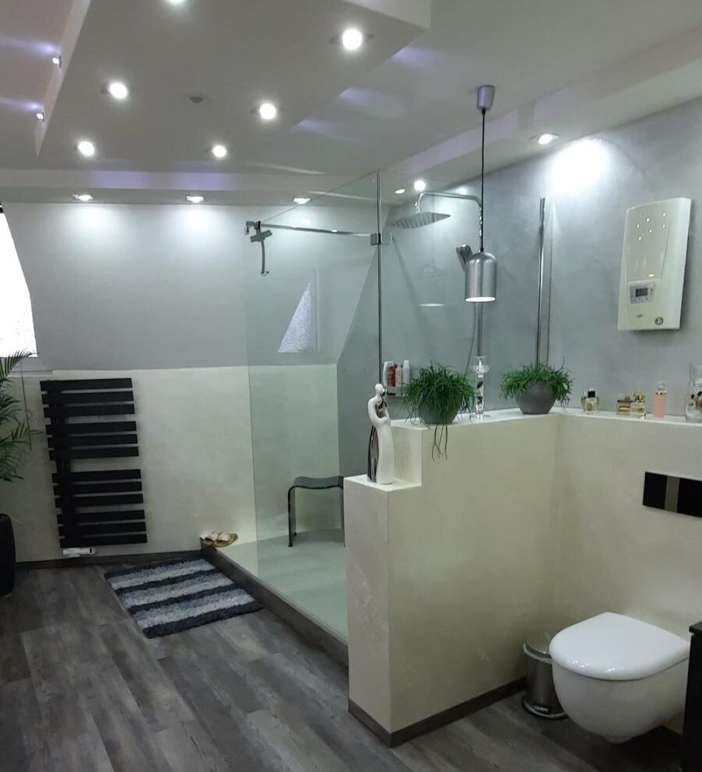 Teilbadsanierung-mit-Walk-In-Dusche-im-Raum-Duisburg